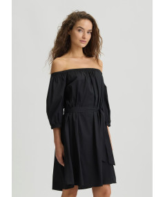 Vestito corto con spalle scoperte